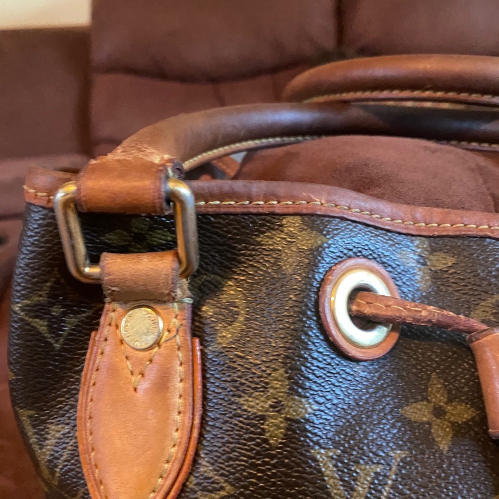 Louis Vuitton Purse - Picture 2 of 5